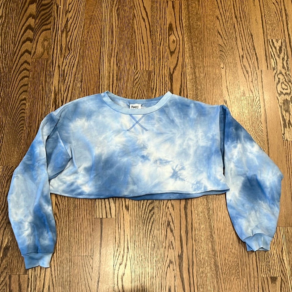 Princess Polly cropped sweatshirt size 2 blue tie-dye